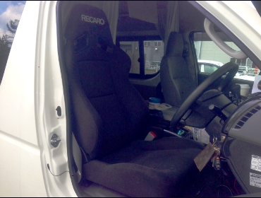 RECARO�i���J���V�[�g�j�@TOYOTA�@�n�C�G�[�X200�n��RECARO�i���J���j�@SR-7F KK100�@BK�@����