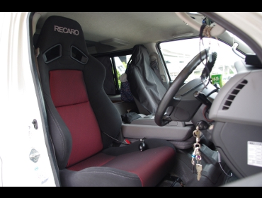 RECARO�i���J���V�[�g�j�@TOYOTA�@�n�C�G�[�X�@200�n��RECARO�i���J���j�@SR-7F SK100�@RED�@����