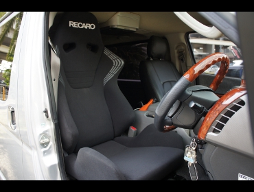 RECARO�i���J���V�[�g�j�@TOYOTA�@�n�C�G�[�X�@200�n��RECARO�i���J���j�@SR-6 KK100S�@BK�@����
