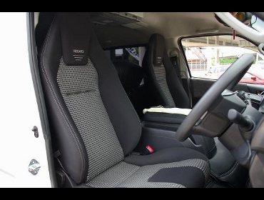 RECARO�i���J���V�[�g�j�@TOYOTA�@�n�C�G�[�X�@200�n��RECARO�i���J���j�@LX-F IM 110 BK�@�~2�r�@����