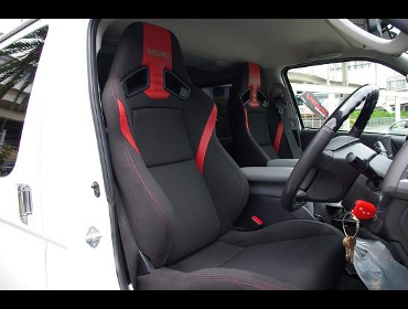 RECARO�i���J���V�[�g�j�@TOYOTA�@�n�C�G�[�X�@200�n��RECARO�i���J���j�@SR-7F Lassic RED/RED�@�~2�r�@����