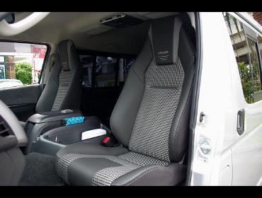 RECARO�i���J���V�[�g�j�@TOYOTA�@�n�C�G�[�X�@200�n��RECARO�i���J���j�@LX-F IL 110H BK�~2�r�@����