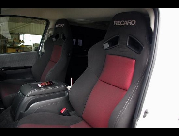 RECARO�i���J���V�[�g�j�@TOYOTA�@�n�C�G�[�X�@200�n��RECARO�i���J���j�@SR-7F SK100 BK/RED�~2�r�@����