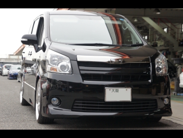 TOYOTA�@�m�A�@ZRR70��RECARO�i���J���j�V�[�g����