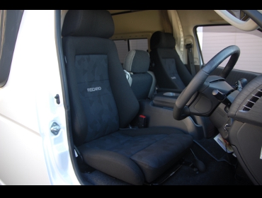 RECARO�i���J���V�[�g�j�@TOYOTA�@�n�C�G�[�X�@200�n�@�L�����p�[�����Ԃ�RECARO�i���J���j�@�G���S���hMV�@BK�@���@�G���S���hMV�@BK�@�A�[�����X�g�t���@����