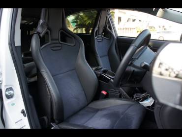 RECARO�i���J���V�[�g�j�@TOYOTA�@�v���E�XG's�@Z-30�Ƀ��J���@�N���X�X�|�[�c�X�^�[�~2�r�@����
