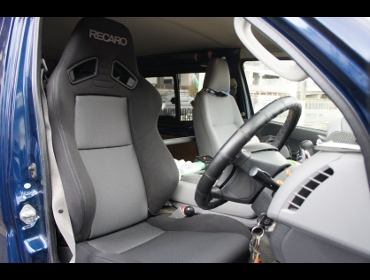 RECARO�i���J���V�[�g�j�@TOYOTA�@�n�C�G�[�X200�n��RECARO�i���J���j�@SR-7F SK100 BK/SIL�@����
