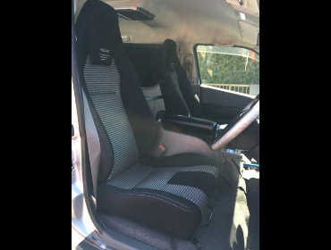 RECARO�i���J���V�[�g�j�@TOYOTA�@�n�C�G�[�X�@���C�hSG-L�@2�^�@TRH211K��RECARO�i���J���j�@LX-F IM 110 BK �~2�r�@����
