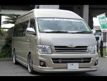 TOYOTA�@�n�C�G�[�X�@200�n��RECARO�i���J���j�V�[�g����