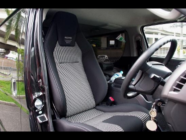 RECARO�i���J���V�[�g�j�@TOYOTA�@�n�C�G�[�X�@200�n�@3�^��RECARO�i���J���j�@LX-F IM 110 BK�@�~2�r�@����