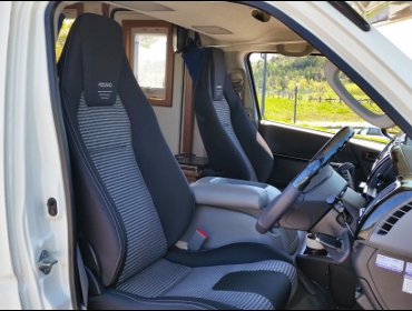 RECARO�i���J���V�[�g�j�@TOYOTA�@200�n�n�C�G�[�X�@�L�����s���O�J�[�@TRH219W����RECARO�i���J���j�@LX-F IM 110 BK�@�~2�r�@����