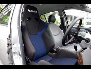RECARO�i���J���V�[�g�j�@TOYOTA�@���B�b�c�@NCP15��RECARO�i���J���j�@SR-6 SK100S BK/BL�@����