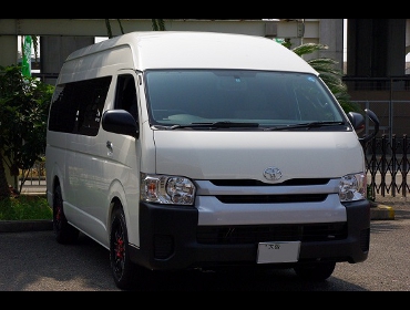 TOYOTA�@�n�C�G�[�X�@200�n��RECARO�i���J���j�V�[�g����