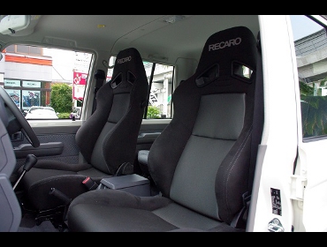 RECARO�i���J���V�[�g�j�@TOYOTA�@�����h�N���[�U�[70�Ƀ��J���@SR-7F SK100�@BK/SIL�@�~2�r�@����