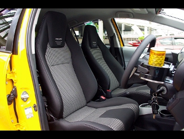RECARO�i���J���V�[�g�j�@TOYOTA�@�A�N�A�@NHP10�Ƀ��J���@LX-F IM 110 BK�@�~2�r�@����