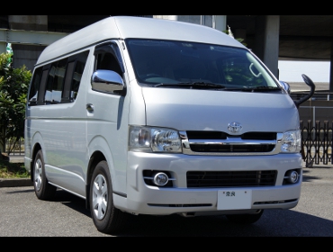 TOYOTA�@�n�C�G�[�X�@TRH200K��RECARO�i���J���j�V�[�g����