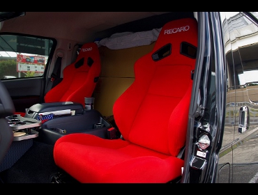 RECARO�i���J���V�[�g�j�@TOYOTA�@�n�C�G�[�X200�n�Ƀ��J���@SR-7F KK100�@RED�@�~2�r�@����