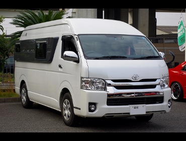 TOYOTA�@�n�C�G�[�X�@�X�[�p�[�����O�@200�n4�^��RECARO�i���J���j�V�[�g����