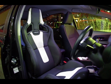 RECARO�i���J���V�[�g�j�@TOYOTA�@�A�N�A�Ƀ��J���@�X�|�[�c�X�^�[���~�e�b�h�G�f�B�V����2�@�z���C�g�@����