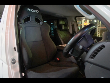 RECARO�i���J���V�[�g�j�@TOYOTA�@�n�C�G�[�X200�n��RECARO�i���J���j�@SR-7F KK100�@BK�@����