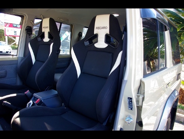 RECARO�i���J���V�[�g�j�@TOYOTA�@�����h�N���[�U�[76�Ƀ��J���@SR-7F LassicH�i�V�[�g�q�[�^�[�t���j���@�~2�r�@����