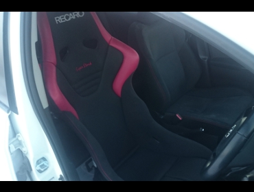 RECARO�i���J���V�[�g�j�@TOYOTA�@VITZ�@NCP131�Ƀ��J���@����RS-G �X�[�p�[�V���^���NNU�@����