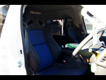RECARO�i���J���V�[�g�j�@TOYOTA�@�n�C�G�[�X200�n�Ƀ��J���@SR-7F SK100�@BK/BL�~2�r�@����