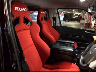 RECARO�i���J���V�[�g�j�@TOYOTA�@�n�C�G�[�X�@200�n�@�X�[�p�[GL�Ƀ��J���@SR-7F KK100�@RED�~2�r�@����