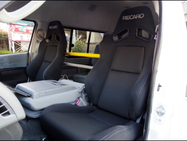 RECARO�i���J���V�[�g�j�@TOYOTA�@�n�C�G�[�X200�n�R�~���[�^�[�Ƀ��J���@SR-7F SK100�@BK/BK�@�~2�r�@����