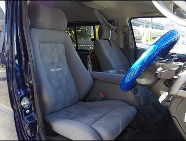 RECARO�i���J���V�[�g�j�@TOYOTA�@�n�C�G�[�X200�n�Ƀ��J���@�G���S���hMV�@�O���C�@����