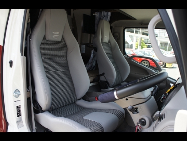 RECARO�i���J���V�[�g�j�@TOYOTA�@�J�����[�h�Ƀ��J���@LX-F�@IM110�@�O���C�@�~2�r�@����