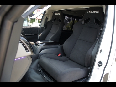 RECARO�i���J���V�[�g�j�@TOYOTA�@�n�C�G�[�X�@200�n�@3�^�i���[�@�Ƀ��J���@SR-7F�@KK100�@BK�@�~2�r�@����