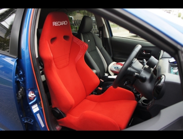 RECARO�i���J���V�[�g�j�@TOYOTA�@�A�N�A�@NHP10�Ƀ��J���@SR-6 KK100S�@RED�@����