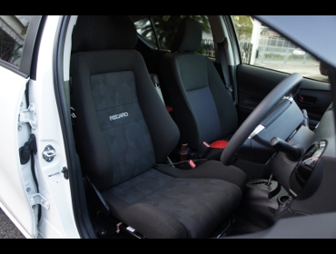 RECARO�i���J���V�[�g�j�@TOYOTA�@�A�N�A�Ƀ��J���@�G���S���hD�@BK�@�A�[�����X�g�t���@����