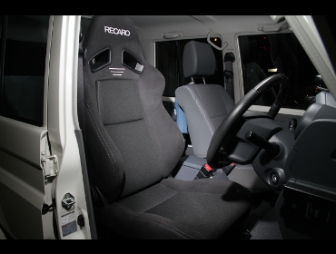 RECARO�i���J���V�[�g�j�@TOYOTA�@�����h�N���[�U�[�@GRJ76K�Ƀ��J���@SR-7F�@GK100�@�V�[�g�q�[�^�[�t���@BK/BK�@����