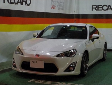TOYOTA�@86�@ZN6�@�Ɂ@RECARO�i���J���j�V�[�g����
