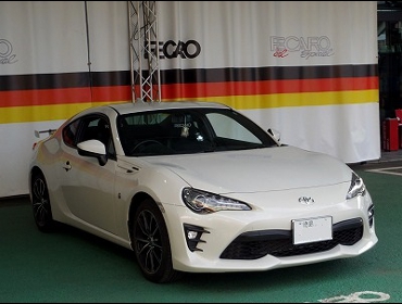 TOYOTA�@86kouki�@ZN6�@�Ɂ@RECARO�i���J���j�V�[�g����