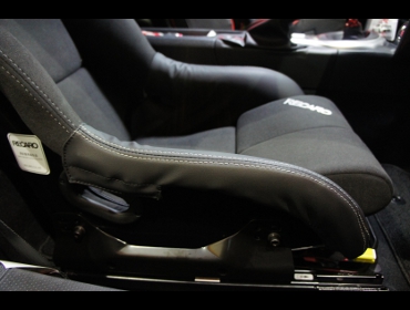 TOYOTA�@86�@����@ZN6�@�Ɂ@RECARO�i���J���j�V�[�g�@SP-G�VKK�@����