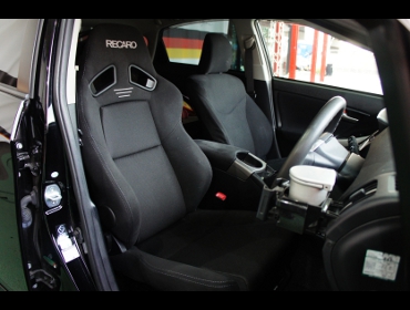 RECARO�i���J���V�[�g�j�@TOYOTA�@�v���E�X�@ZVW30�@�Ɂ@RECARO�i���J���j�@SR-7F�@GK100�@BK/BK�@����
