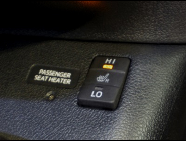 RECARO�i���J���V�[�g�j�@TOYOTA�@�v���E�X�@ZVW50�@�Ɂ@RECARO�i���J���j�@�G���S���hMV�@�V�[�g�q�[�^�[�t���@BK�@����