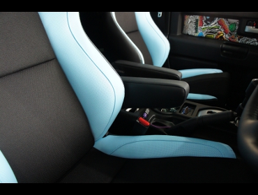 TOYOTA�@FJ�N���[�U�[�@GSJ15�@�Ɂ@RECARO�i���J���j�@SR-7F�@Lassic�@BL�@�A�[�����X�g�t���@�~2�r�@����