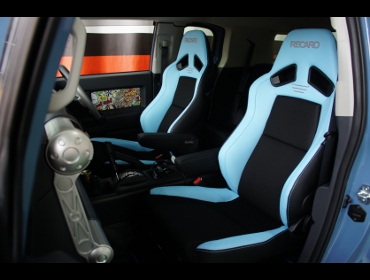 TOYOTA�@FJ�N���[�U�[�@GSJ15�@�Ɂ@RECARO�i���J���j�@SR-7F�@Lassic�@BL�@�A�[�����X�g�t���@�~2�r�@����