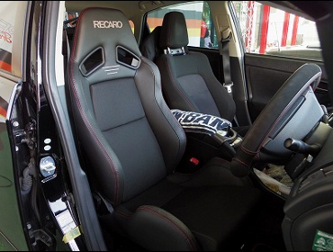 TOYOTA�@�v���E�X30�@�Ɂ@RECARO�i���J���j�@SR-7�@Lassic�@BK�@����