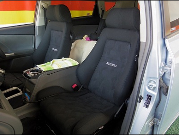 TOYOTA�@�v���E�X���@�Ɂ@RECARO�i���J���j�@�G���S���hMV�@BK�@���@�G���S���hD�@BK�@����