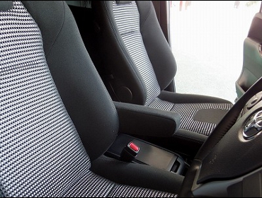 RECARO�i���J���V�[�g�j�@TOYOTA�@���H�N�V�[�@�n�C�u���b�h�@ZWR80�i2017�N�j�@�Ɂ@���J���@LX-F�@IN110H�@BK�@�~2�r�@����