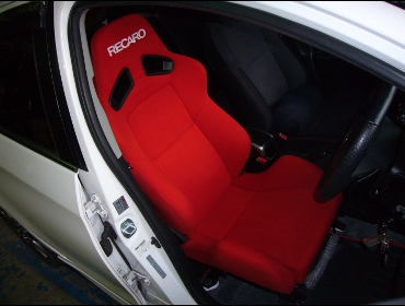 TOYOTA�@VITZ�@NCP131�@�Ɂ@RECARO�i���J���j�@SR-7�@KK100�@RED�@����