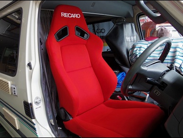 RECARO�i���J���V�[�g�j�@TOYOTA�@�n�C�G�[�X�@100�n�@�Ɂ@RECARO�i���J���j�@SR-7F�@KK100�@RED�@����