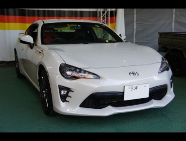 TOYOTA�@86�@ZN6�i2017�N�j�@�Ɂ@RECARO�i���J���j�@SR-6�@KK100S�@RED�@�V�[�g�q�[�^�[�t���@����