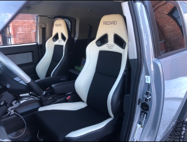 TOYOTA�@US�@FJ�N���[�U�[�i���n���h���ԁj�@�Ɂ@RECARO�i���J���j�@SR-7F�@Lassic�@���@�V�[�g�q�[�^�[�t���@�~���E�@����