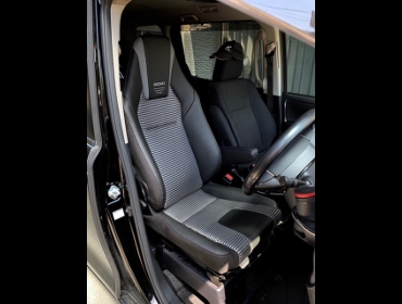 TOYOTA�@���H�N�V�[�@�n�C�u���b�h�@�����^�@ZWR80G�@�Ɂ@RECARO�i���J���j�@LX-F�@IL110H�@BK�@�A�[�����X�g�t���@����